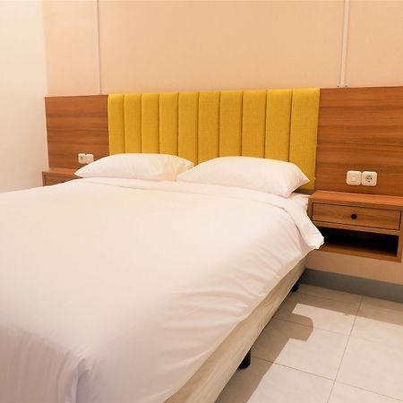 Kokonut Guesthouse Surabaja Zewnętrze zdjęcie