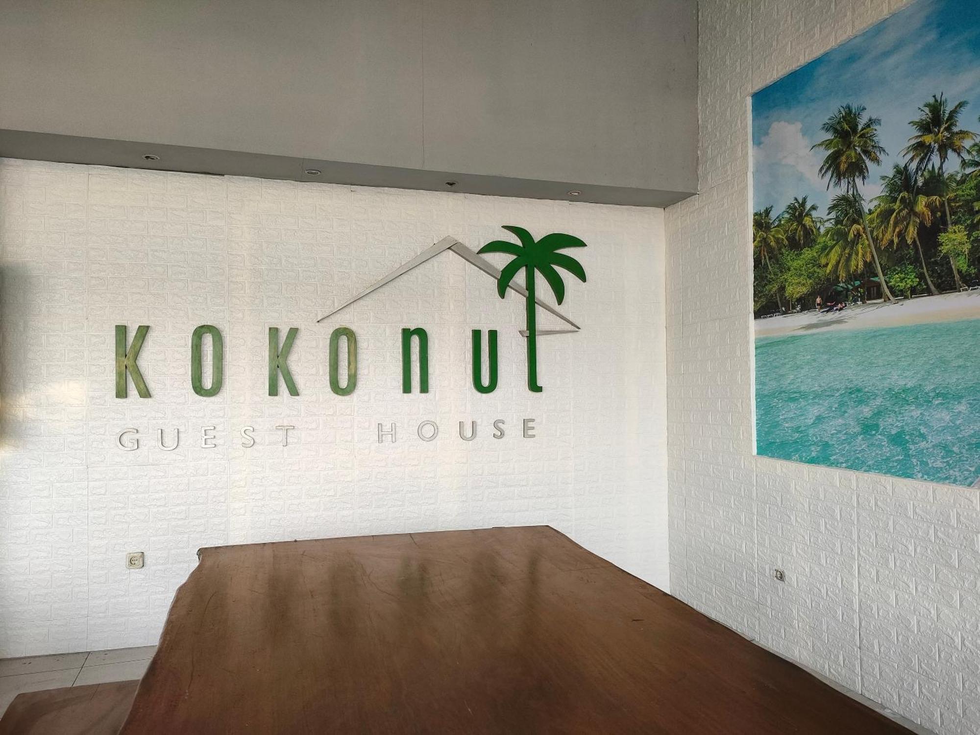 Kokonut Guesthouse Surabaja Zewnętrze zdjęcie