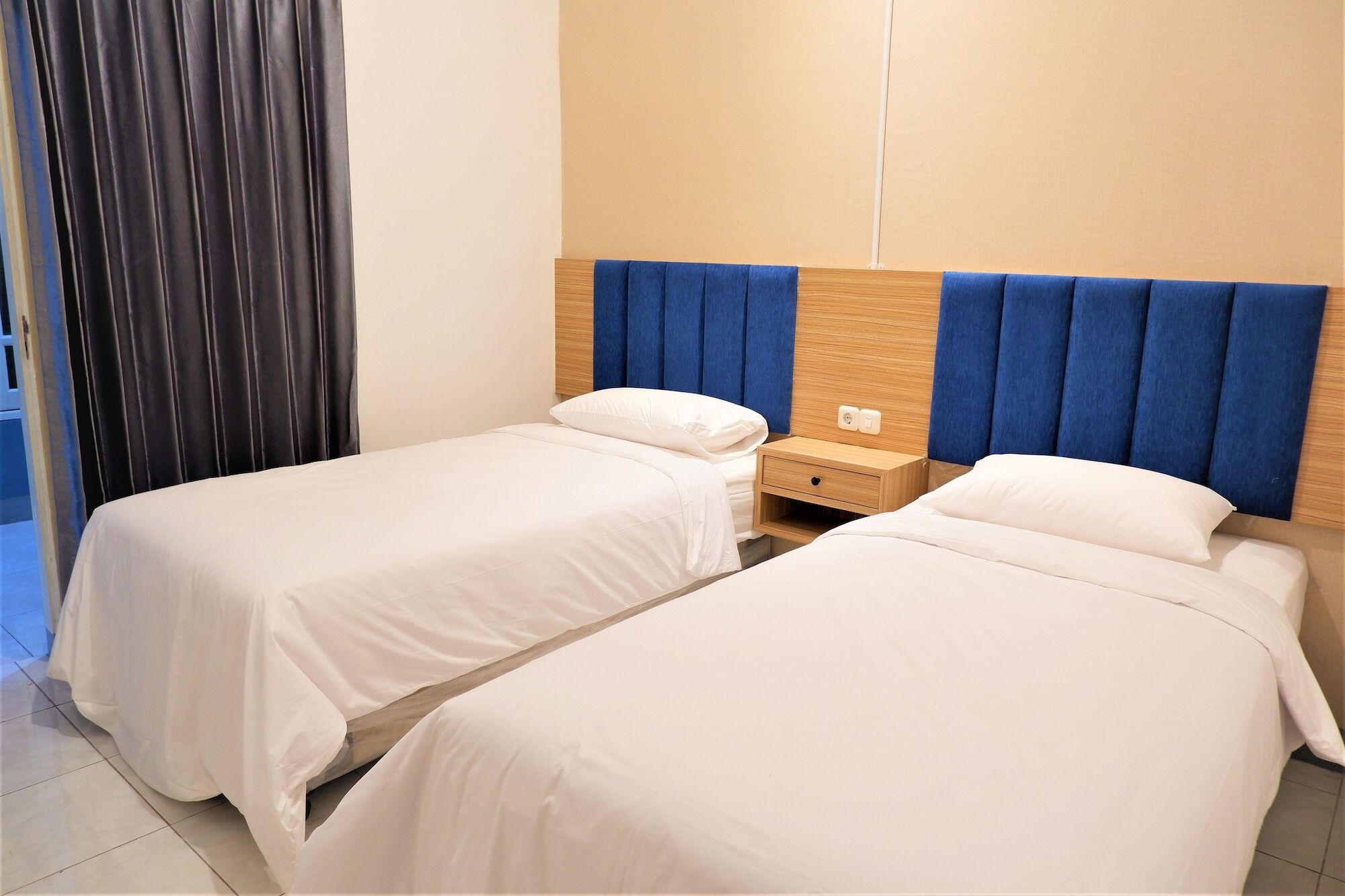 Kokonut Guesthouse Surabaja Zewnętrze zdjęcie