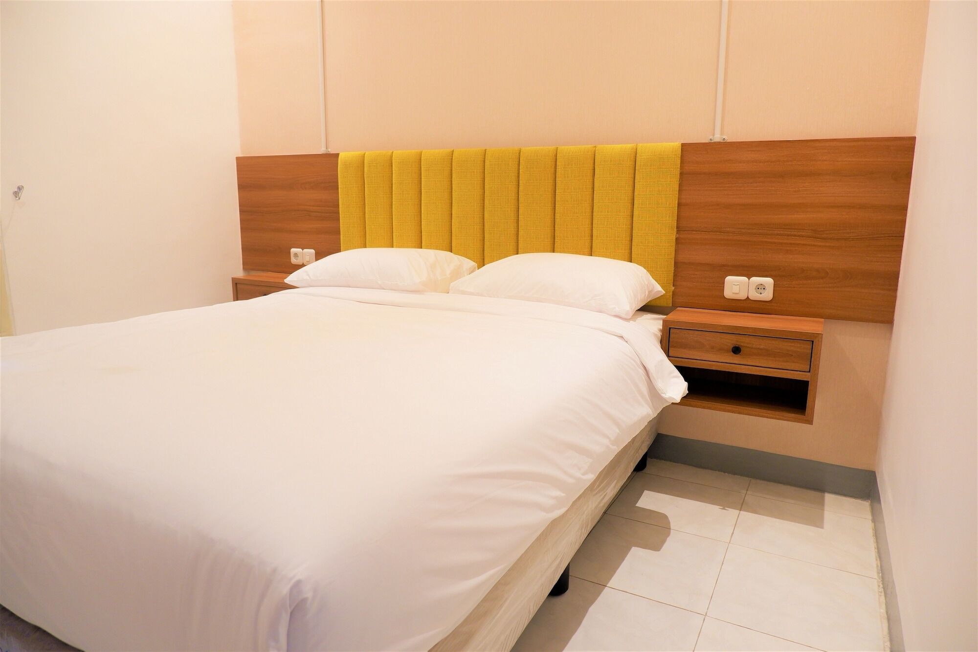 Kokonut Guesthouse Surabaja Zewnętrze zdjęcie