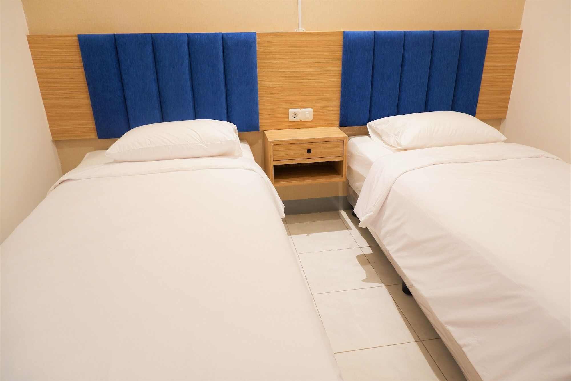 Kokonut Guesthouse Surabaja Zewnętrze zdjęcie